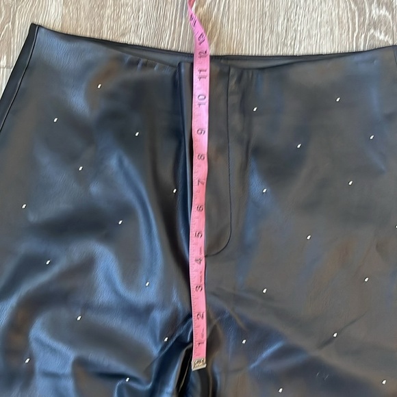 New nwt MNG mango Black Flared Pants with Studded Detail size 10 faux leather - Picture 5 of 7